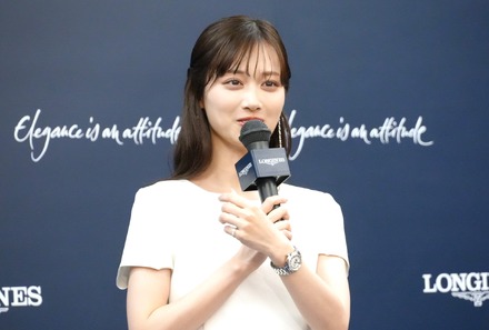 山下美月【撮影：小宮山あきの】山下美月【撮影：小宮山あきの】