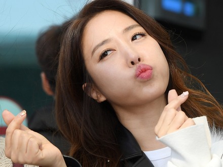 既婚男性との“濃厚スキンシップ映像”の衝撃 他人の家庭を崩壊させた韓国女性歌手、不倫疑惑で初弁論へ