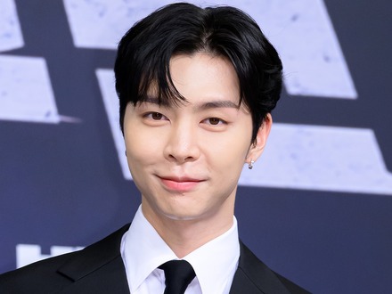 “WBC始球式”も話題に！NCT・ジャニー、日本でのエモSHOTに反響「完全に彼氏」「京浜東北線だ」