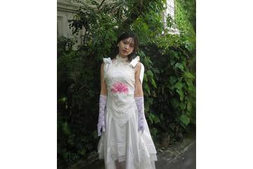 元日向坂46・富田鈴花、白のレースドレス姿に反響「綺麗」「女神様だ」 画像