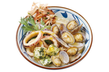 丸亀製麺、夏の新定番『冷たーい旨塩うどん』が21日より登場！今年は海鮮＆ねばとろの新作2品も 画像