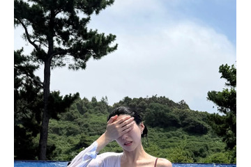 「意外と大きい…」濡れシャツで際立つ圧巻ボディ！韓国美女バレー選手、リゾートでの魅惑ショット 画像