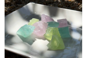 ハーブ香る“宝石”和菓子！「出雲ハーブの雫」「出雲ハーブの縁」、あべのハルカスで26日より発売 画像