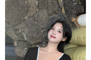 本当に19歳！？サッカーレジェンドの娘イ・ジェシ、オールブラックで際立つプロモデルの存在感 画像