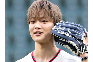 &TEAM・EJ、爽やか“ユニフォーム姿”で球場を魅了！ひときわ輝く存在感に反響続々「眩しい…」 画像