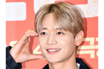 SHINee・ミンホ、トライアスロンの練習中にバキバキの腹筋公開!狂気じみた体力を見せる 画像