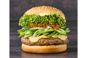 フレッシュネスバーガー、たっぷり九条ネギと西京味噌を使用した「黒毛和牛バーガー」26日より販売！ 画像