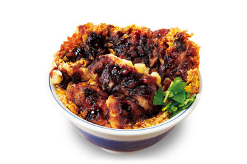 かつや、特製黒味噌ダレが決め手の「豚ロース天とチキンカツ丼」を15日より期間限定で販売 画像