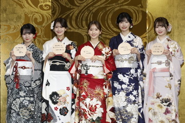 乃木坂46・五百城茉央、菅原咲月ら新成人5名が晴れ着姿に！乃木神社で成人式を実施 画像