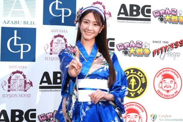 “奇跡の9等身ボディ”斎藤恭代、ミニスカ着物姿で「K-1 GP」ラウンドガールに挑戦！ 画像