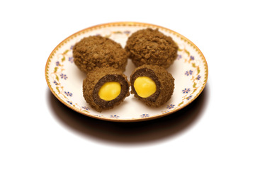 マクドナルド「クリームブリュレホットドーナツ」18日から期間限定販売！満足そうな表情を見せるあの出演CMも17日より放映 画像