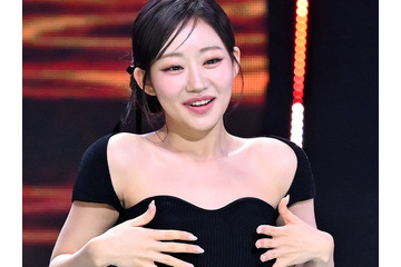 レースの“見せ下着”ファッションで視線を釘付けに、ジュリーの近況に「気絶させる気？」の声 画像