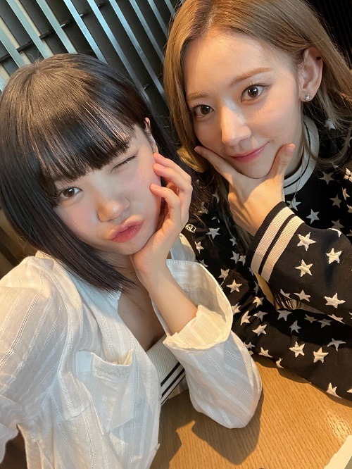 合成写真に使われたとされるチェウォン（左）の元写真