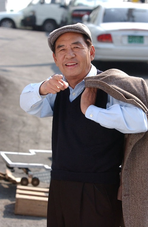 キム・インムンさん