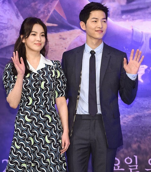 ソン・ヘギョ（左）とソン・ジュンギ