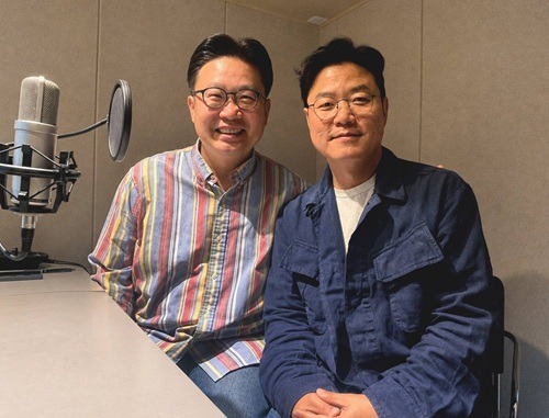ソ教授(左)とナ・ヨンソクPD