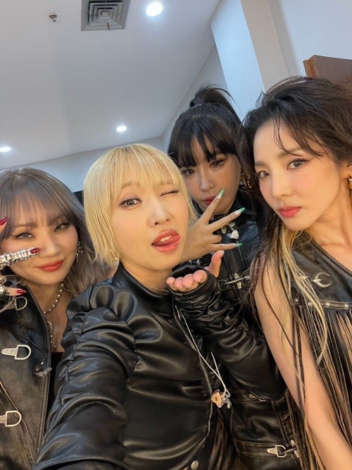 2NE1
