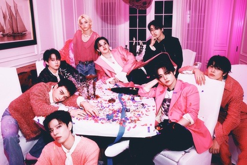 Stray Kids