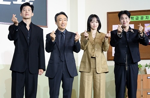 キム・ムヨル、イ・ソンミン、チン・ギジュ、ピョ・ジフン