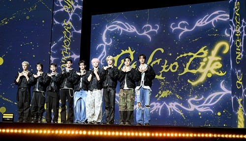&TEAM