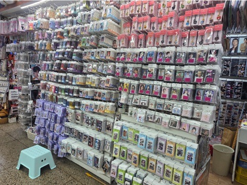 違法なグッズ