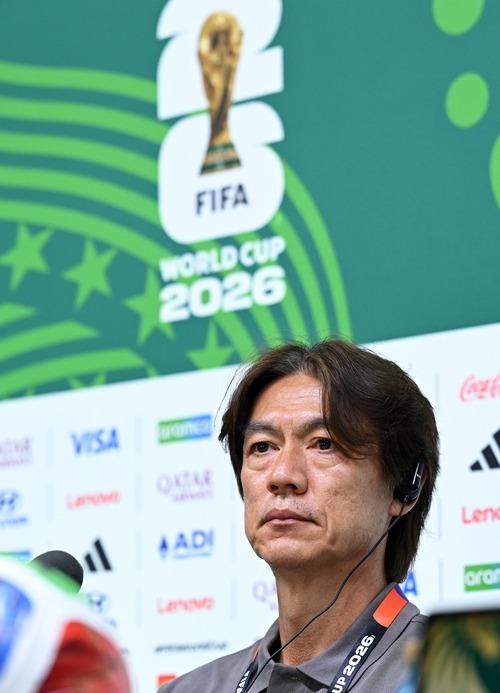 ホン・ミョンボ監督
