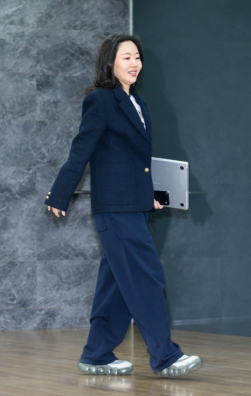 ミン・ヒジン氏