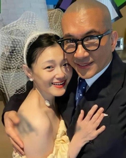 バービィー・スーさん（左）とク・ジュンヨプ