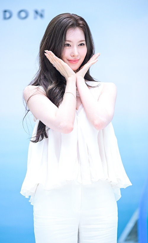 サナ