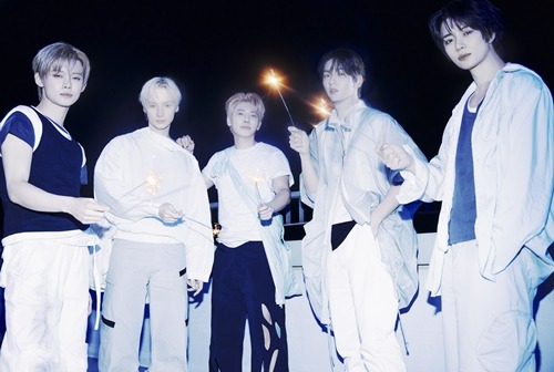 TOMORROW X TOGETHER