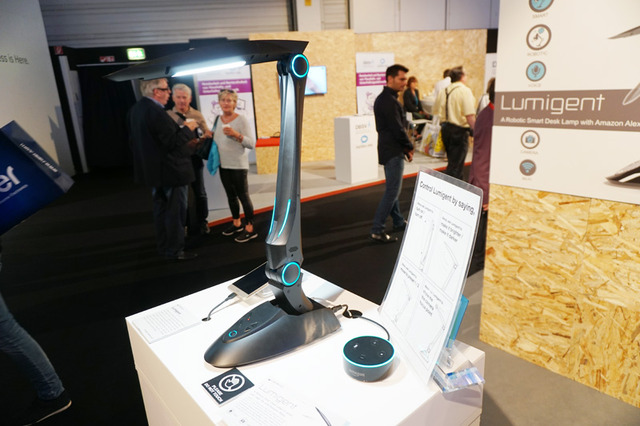 CEREVOはAlexaと連携するロボット・デスクライト「LUMIGENT」のプロトタイプを展示