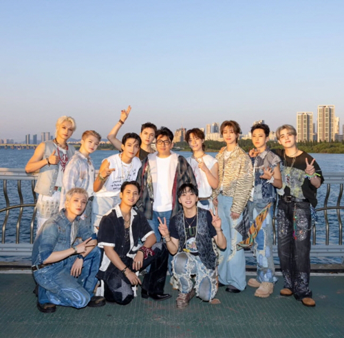 SEVENTEEN、パン・シヒョク議長