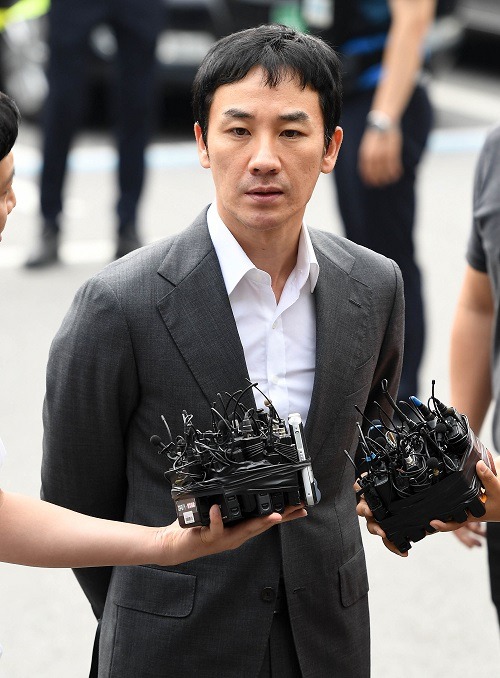 オム・テウン