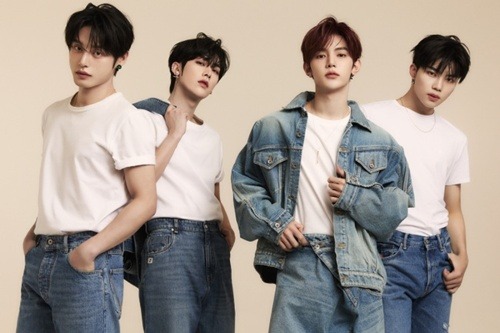 ジウン、リッキー、ジャンハオ、ゴヌク