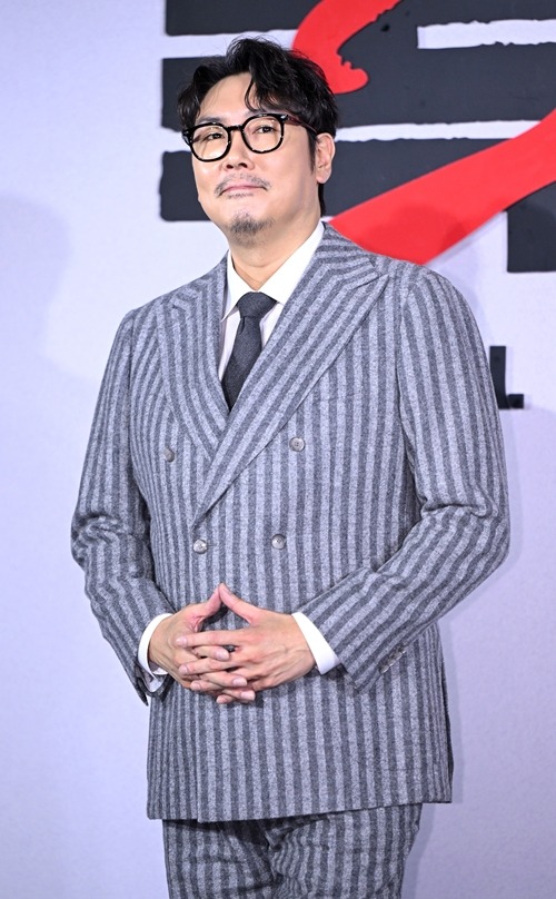 チョ・ジヌン