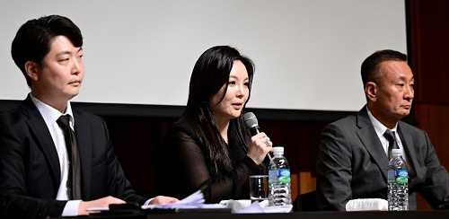 チャ・ガウォン会長（中央）