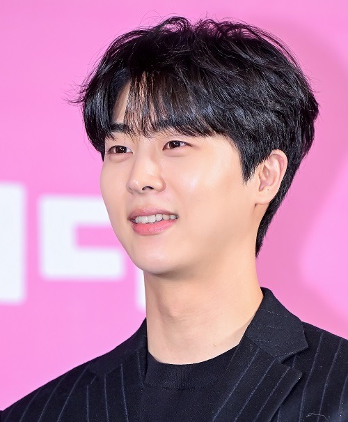 キム・ムジュン