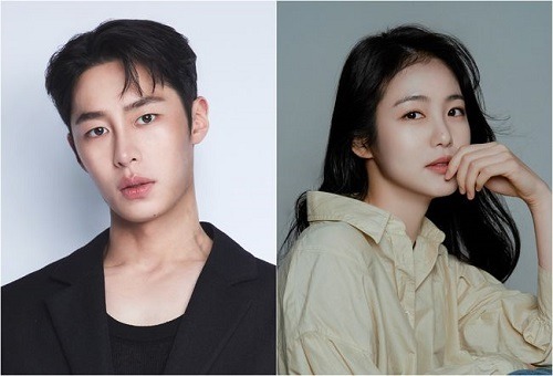 イ・ジェウク（左）とシン・イェウン