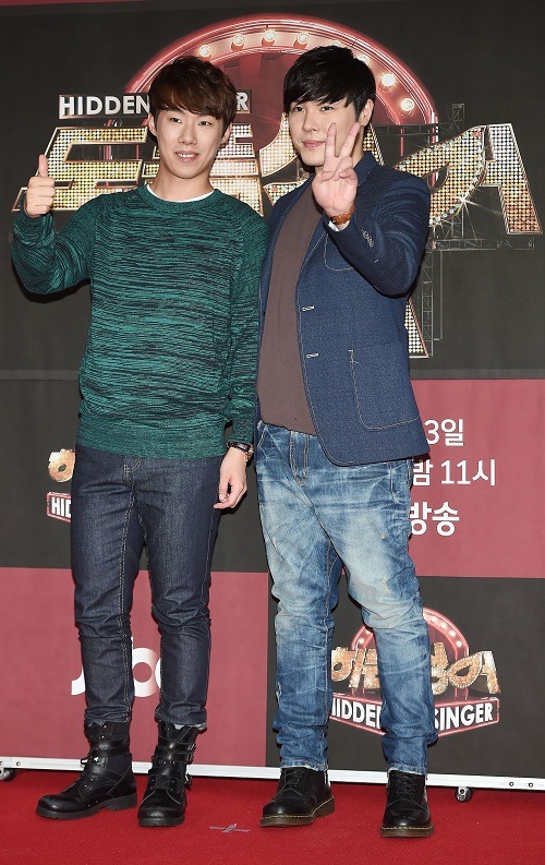 キム・ジノ（左）とフィソンさん