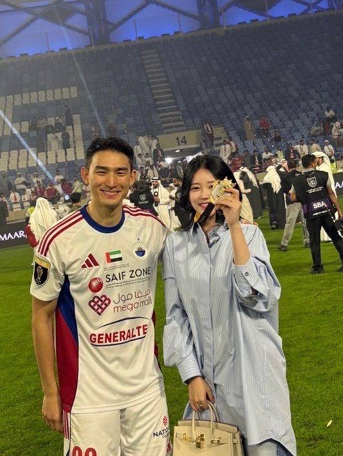 チョ・ユミン（左）とソヨン