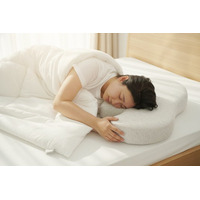 【Firmflex】からお届けする枕の新しい形！今、私たちの快眠に必要なのは四角ではなくラインです。