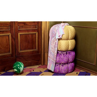 【エトロ】ホリデーシーズンを彩るクリスマスショールが登場