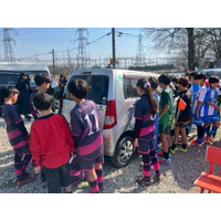 廃車予定の軽自動車をキャンバスに埼玉県日高市で子ども向け体験企画「楽しく描いてみんなで作る「らくがきカー」」開催