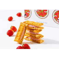 ＜ イチゴのつぶつぶ食感 ＞サクッと軽やか、ほどけるパイサンド。【イチゴショップ ｂｙ ＦＲＡＮCＡＩＳ】より、 『イチゴパイサンド』を4月17日（金）より新発売！