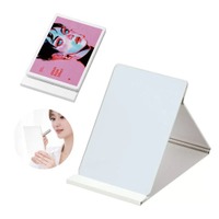 ME-Qのオリジナル折りたたみスタンドミラーが新登場！1個から名入れ可能な軽量コンパクトミラー（2026/04/15）