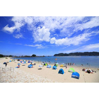 本州最南端・橋杭海水浴場が6月27日オープン　国名勝「橋杭岩」の絶景ビーチでサマーフェスタやローカルグルメを満喫